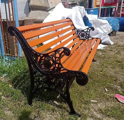 bench / garden bench / outdoor bench / concert benches