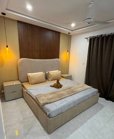 One bedroom apartment per day Avlable Gulbarga green Lslamabad fully furnished