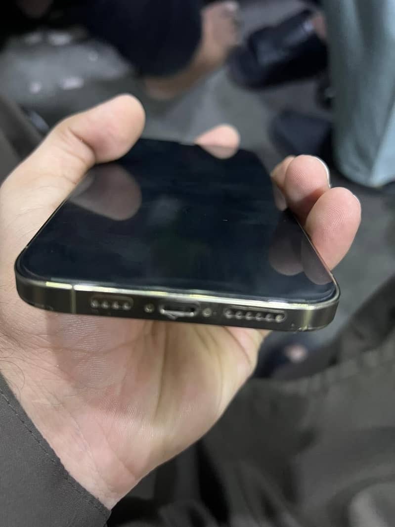 Iphone 12 pro max 1