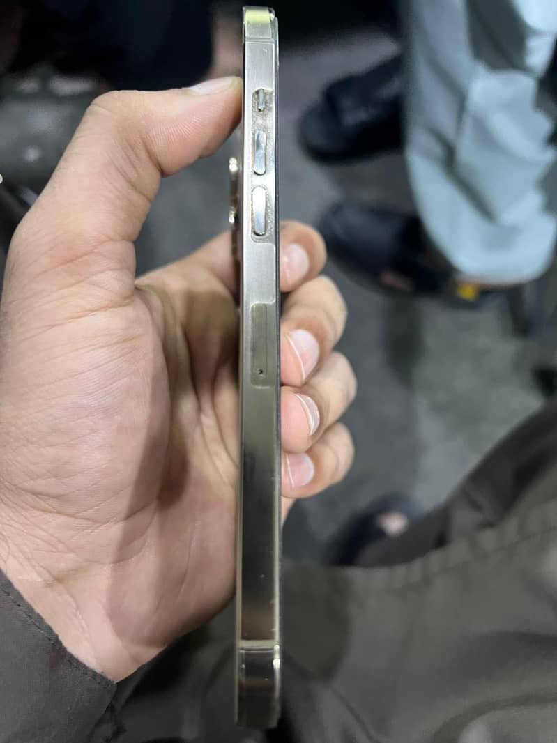 Iphone 12 pro max 2
