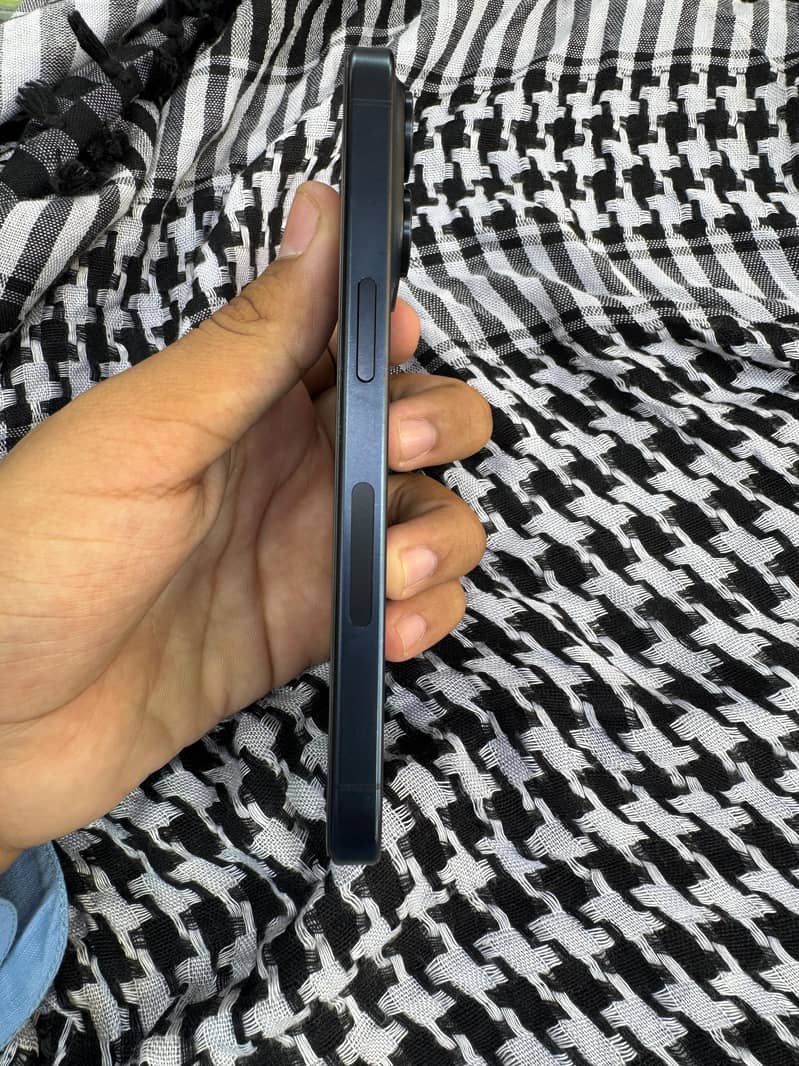 iphone 15 pro 2