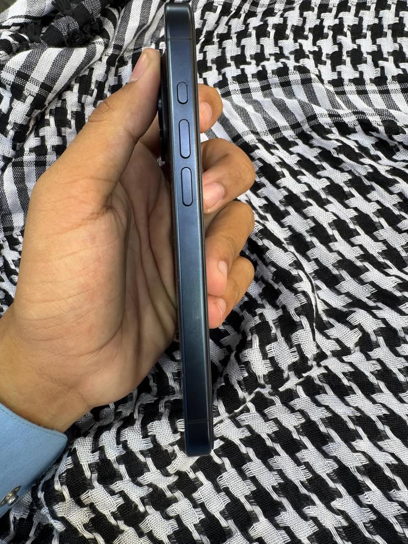 iphone 15 pro 4