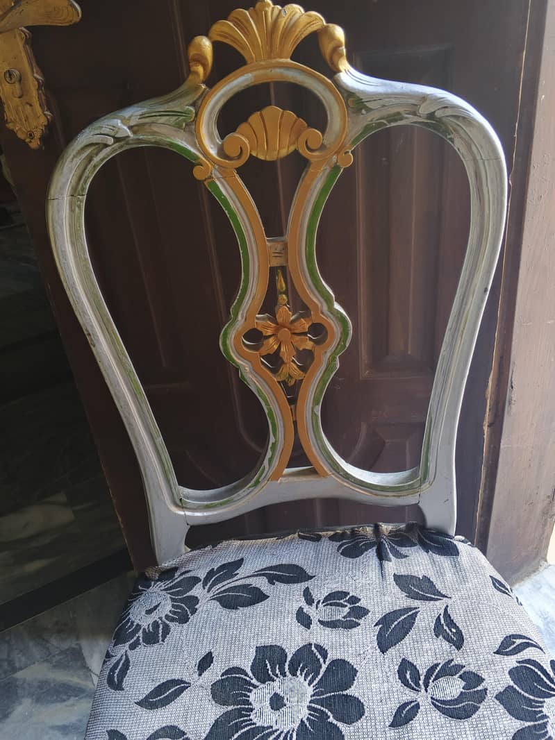 Dining table 4