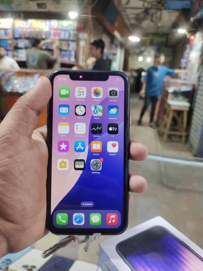 BRAND NEW Iphone 100% battery health