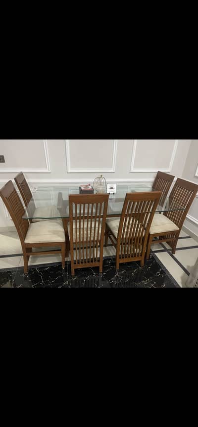 Great condition dinning table