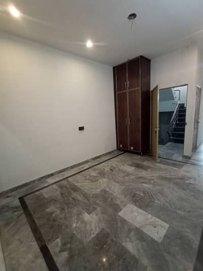 2 Marla Flat Available For Rent