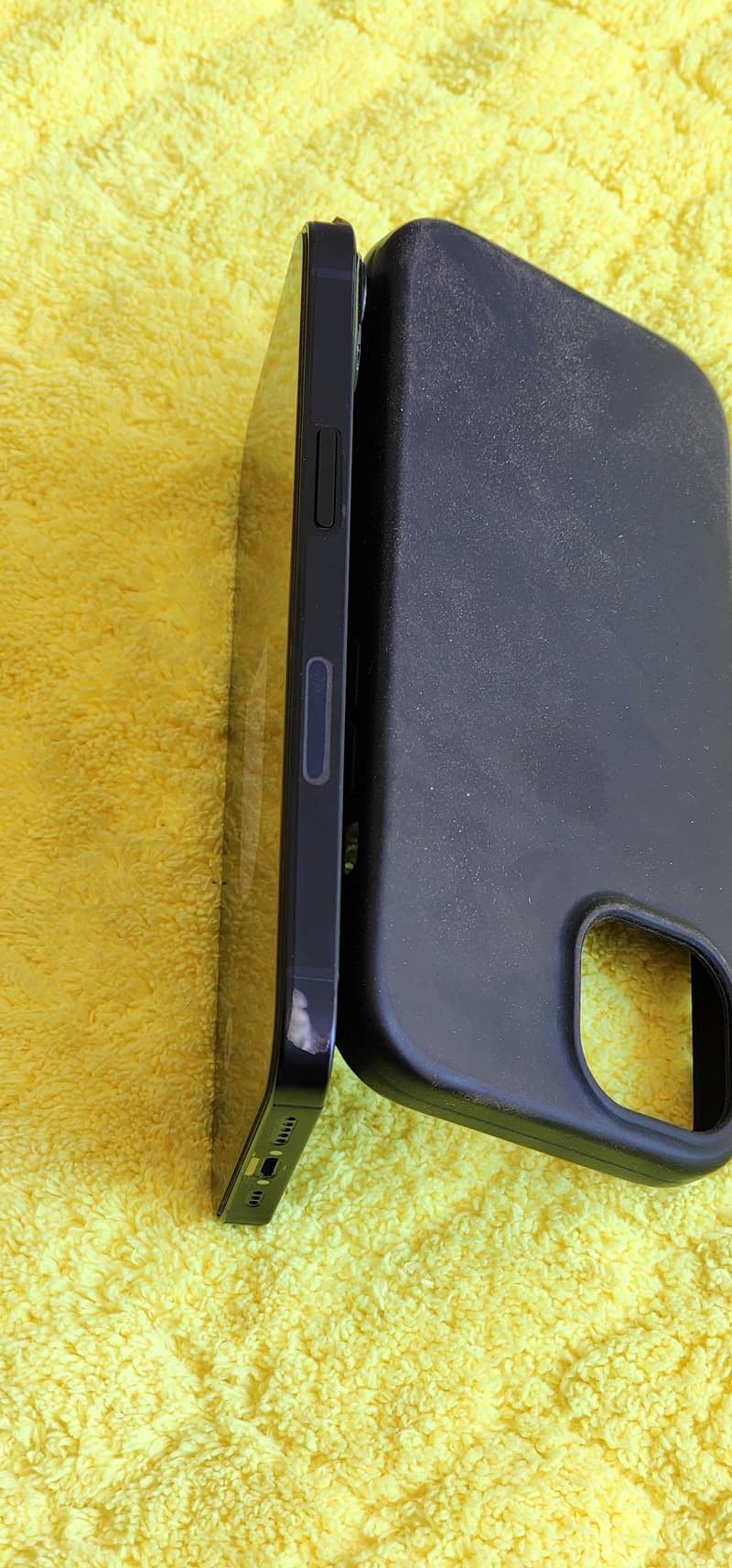 iPhone 13 3