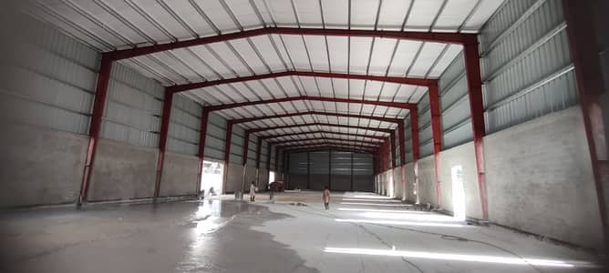 Brand New Warehouse for Rent Hummak, Islamabad Property Details: Shed Area: 18,000 Sq. Ft Office Space: 4,000 Sq. Ft Ceiling Height: 35 Ft (ideal for racking & storage)