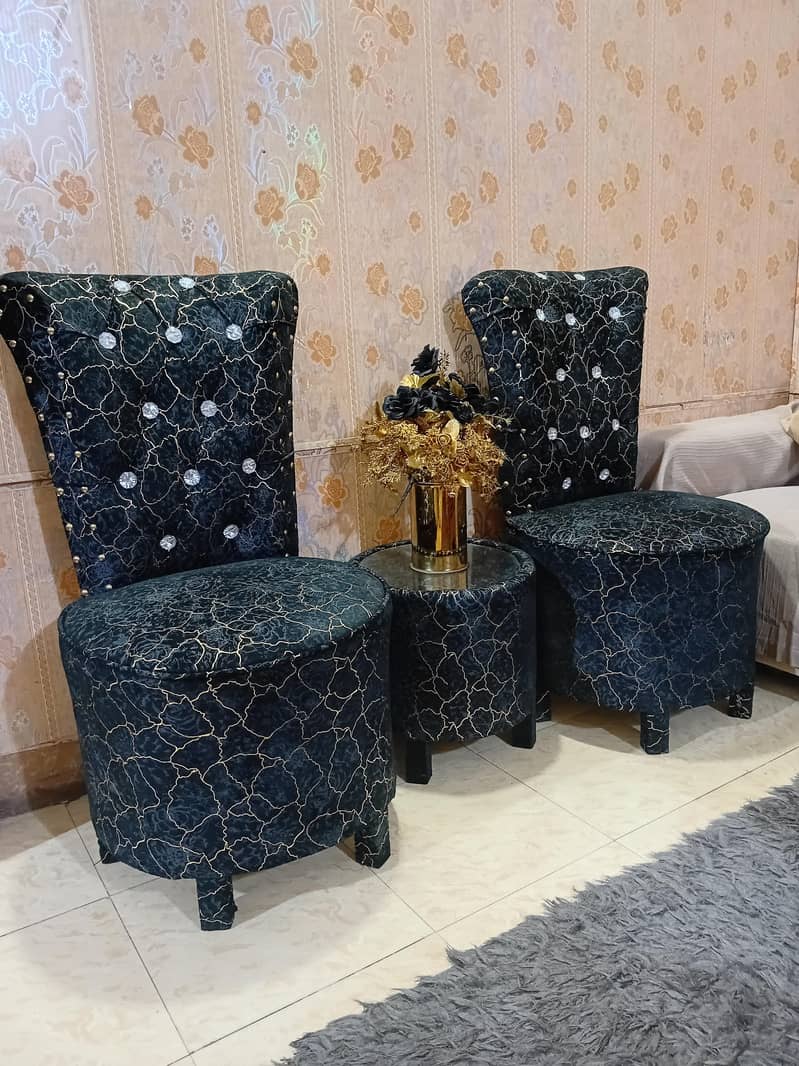 chairs 0