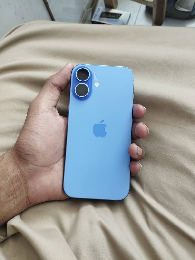iPhone 16 0