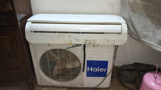 1 ton heiar AC non inverter good condition