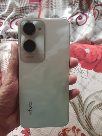 Vivo Y18 4+2 / 128 with full box just like new 03277507507