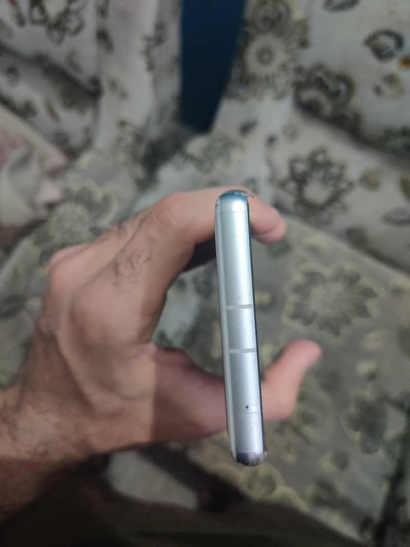 Google pixel 7A 4