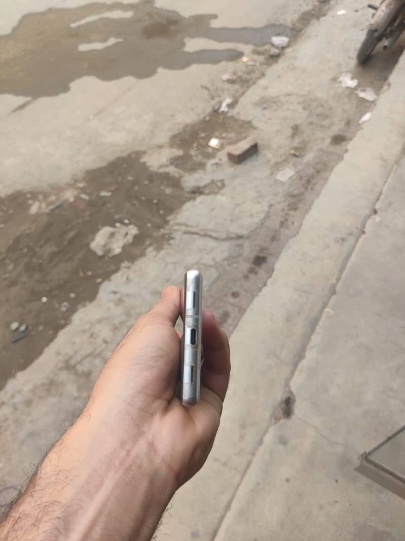 Google pixel 7A 5