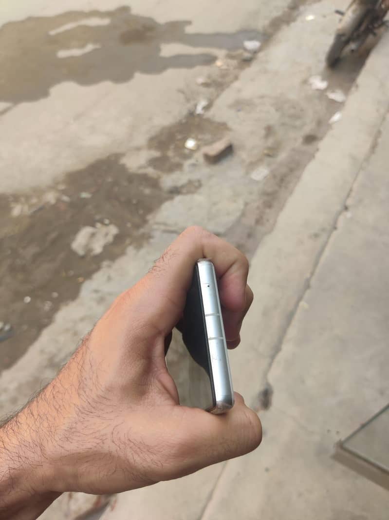 Google pixel 7A 6