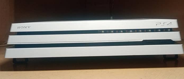 PlayStation 4 Pro Jailbreak 10/10 Condition Games+themes