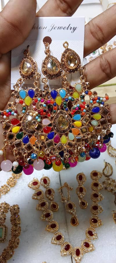 teaka earrings