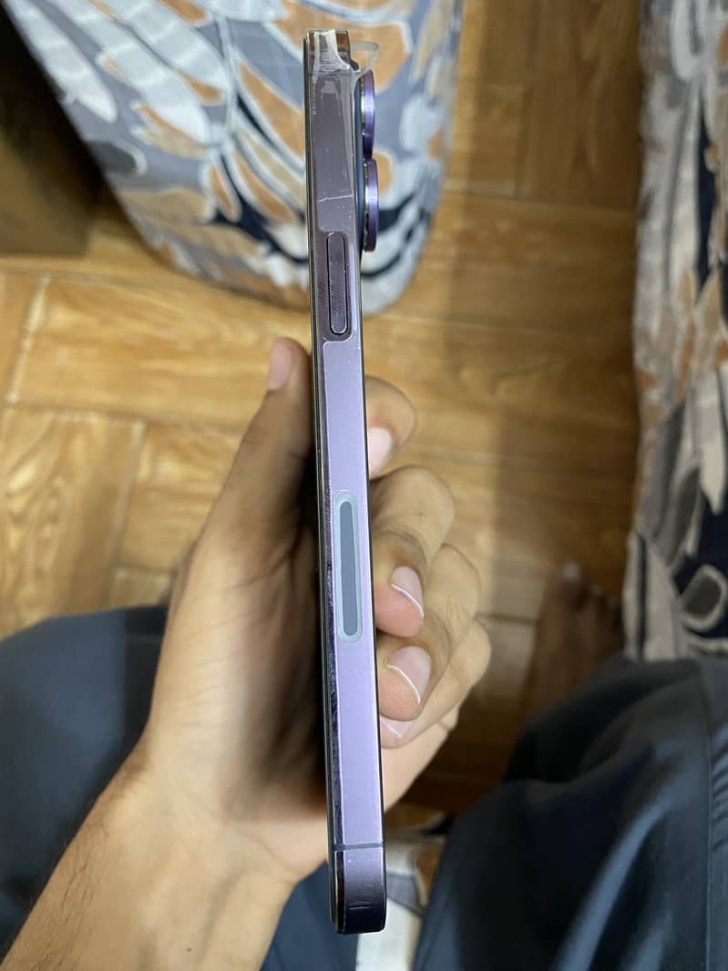 Apple iPhone 14 Pro Max 1
