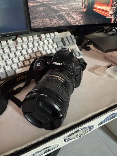 Nikon D5300 dslr camera with 2 lenses and 2 batteries with box