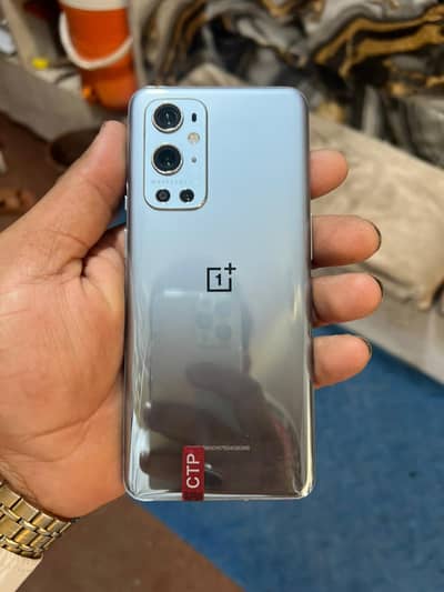 OnePlus 9 pro 5g new condition full lush phone 8/256