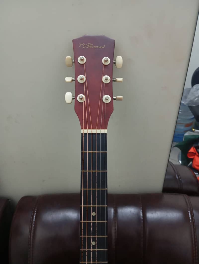 medium guitar 1
