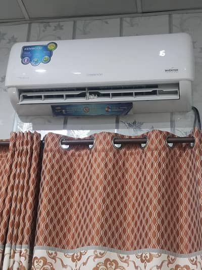 Kenwood ac 10/10 condition 1 ton