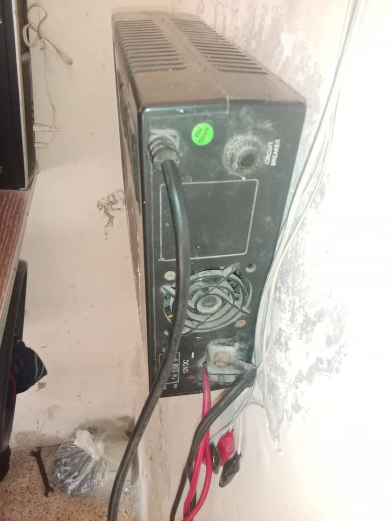 UPS. . 2