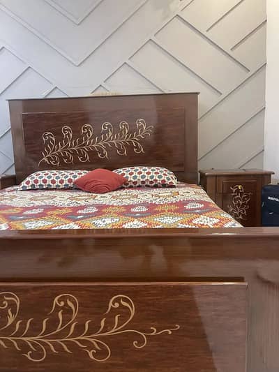 Pure wood bed in very good condition