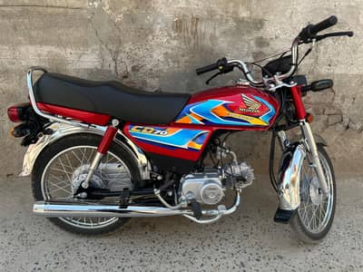 CD 70 for sale 1st owner urgent sale need cash complete documents