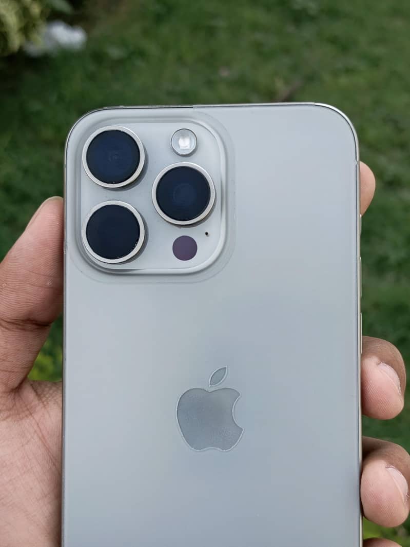 Iphone 15 Pro Max 1