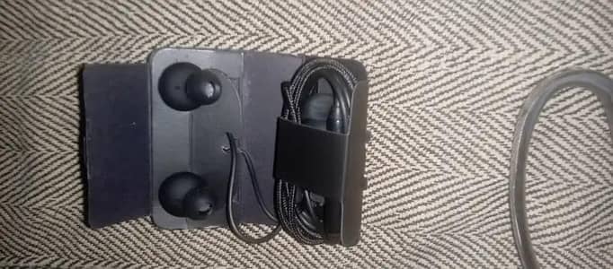Buy 1 Get 1 Free – AKG S10 Wired Handsfree High Bass