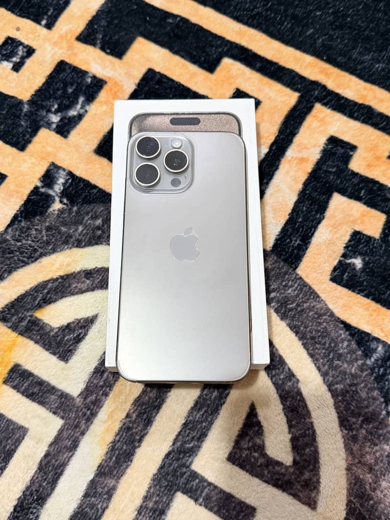 iPhone 15 pro max 2