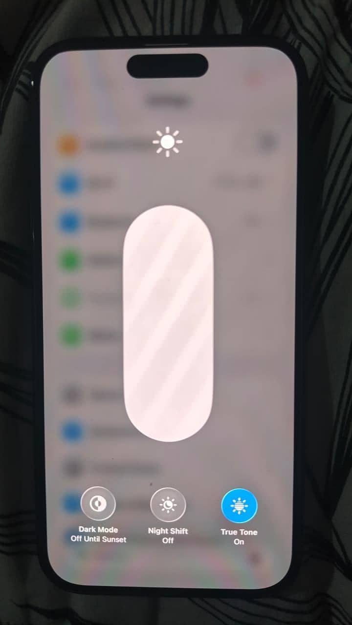 IPhone 15 JV 0