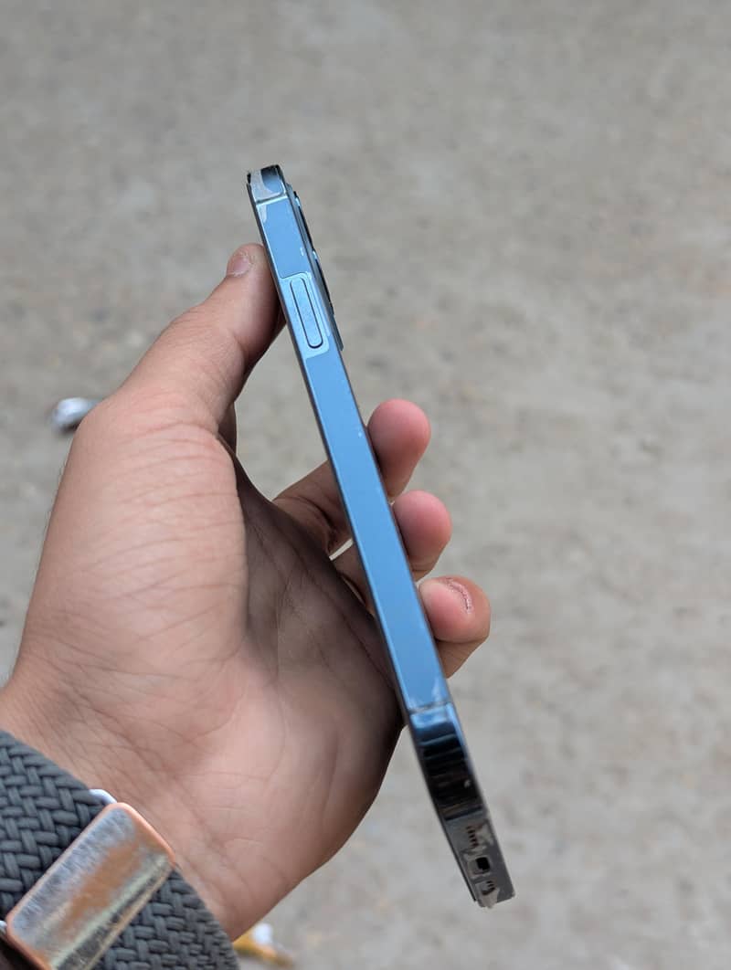 iphone 12pro 2