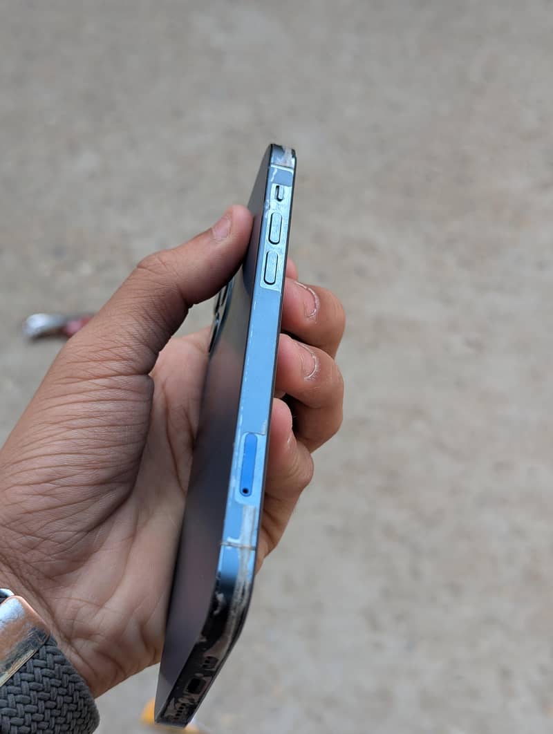 iphone 12pro 4