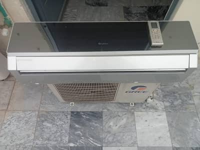 Gree 1.5 Ton non inverter Ac /Powerful Cooling Excellent Condition
