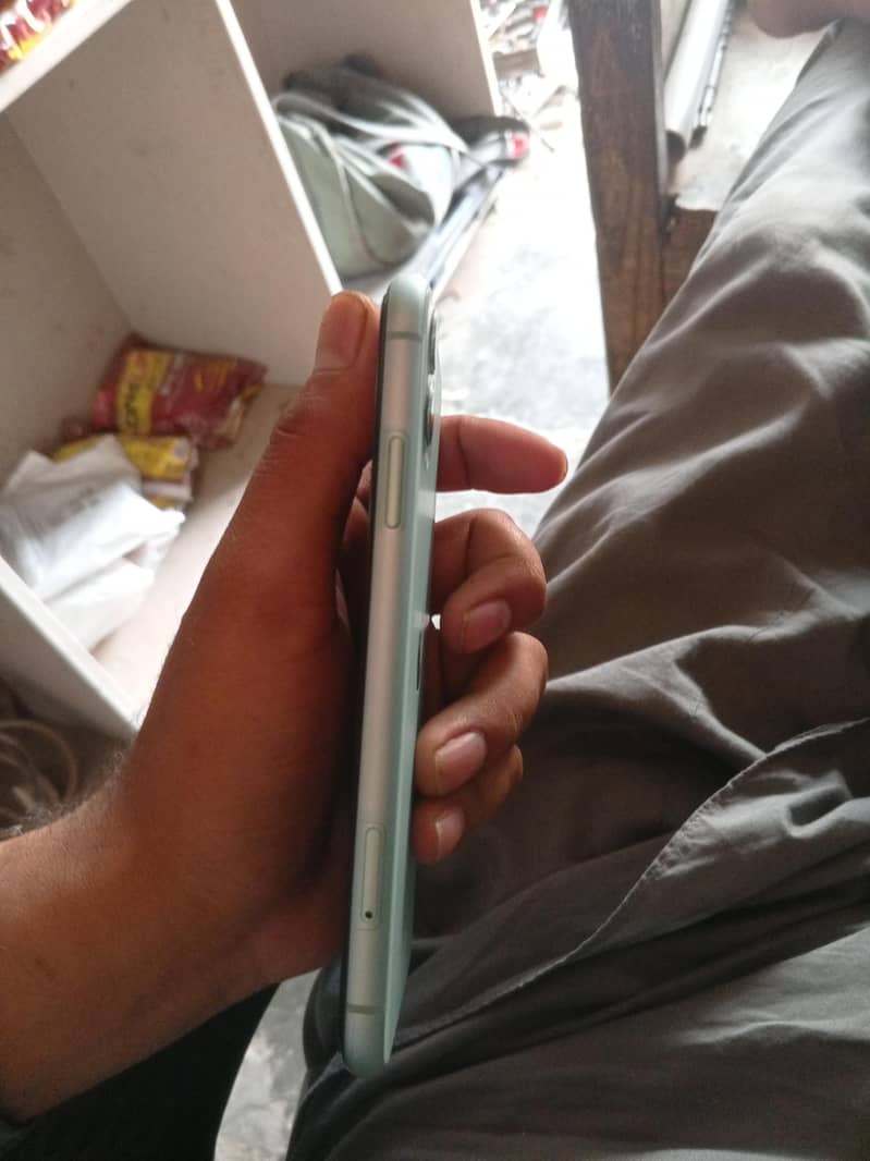iphone 11 4