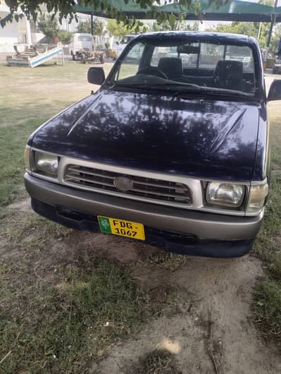 TOYOTA HILUX DALA