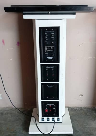 Radio & Tv Podium