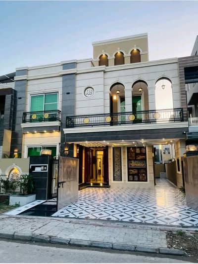 10 Marla Upper Portion Available for Rent in Bahria Town - Sector C, Lahore