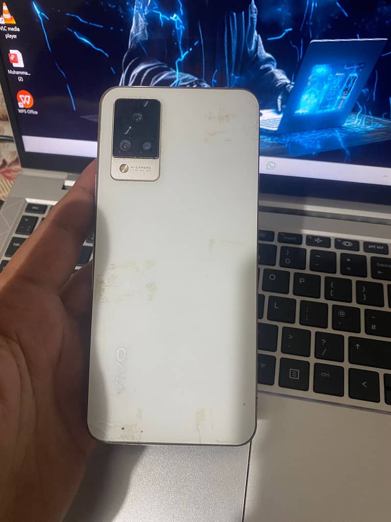 Vivo V21 4