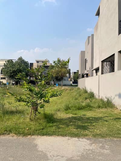 Plot No-1095 Block B - 5 Marla Plot On Top Location of Phase 9 Town DHA Lahore For Urgent Sale