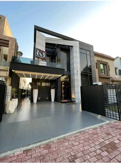 10 Marla Luxury Lower Portion is Available for Rent in Bahria Town Lahore