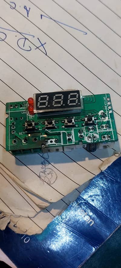 6 egss incubator ki kit ha. ye muje chahye