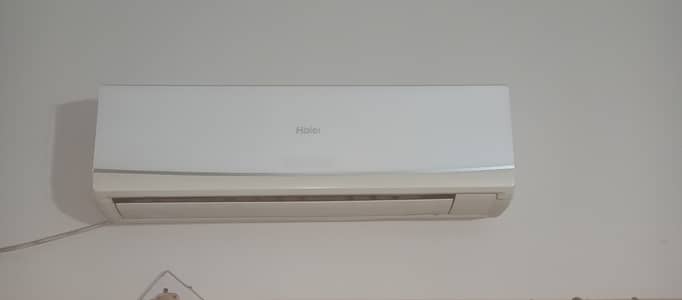 Air  conditioner 1 ton used for sale