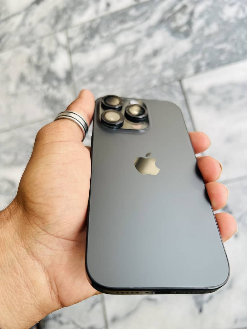 iPhone 16 pro 0