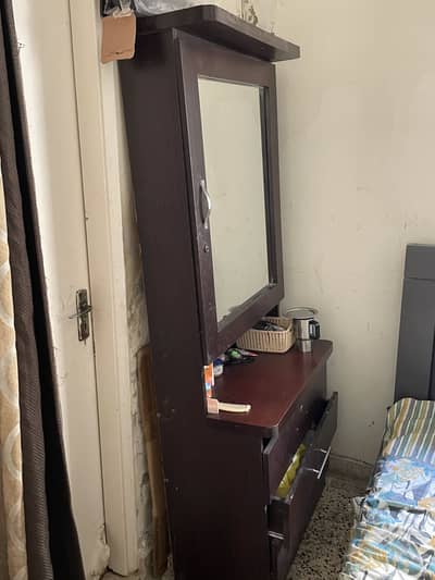 Dressing table