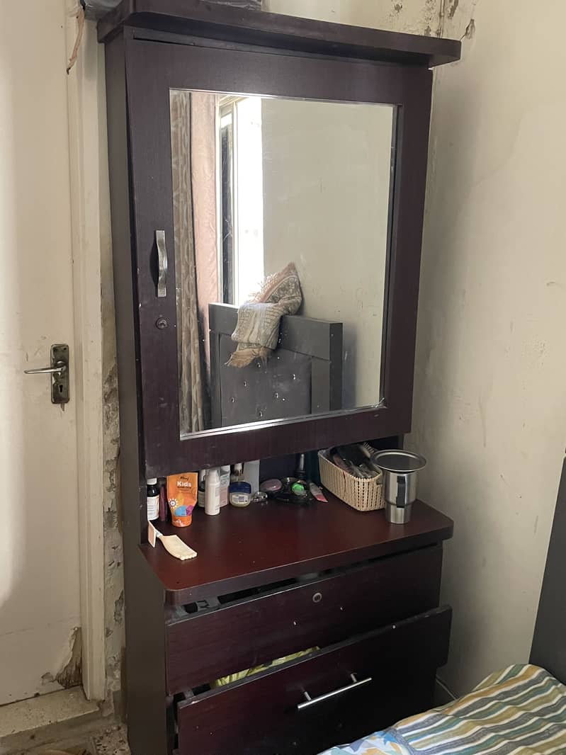 Dressing table 3