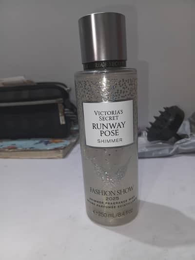 Original Victoria's Secret Runway Pose Shimmer Mist (2025 Edition)