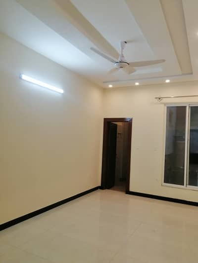 5 Marla Commercial Portion For Rent
